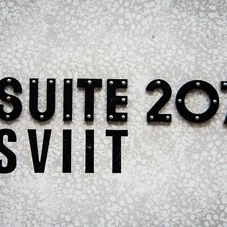 Апартаменти City Beach Apartment